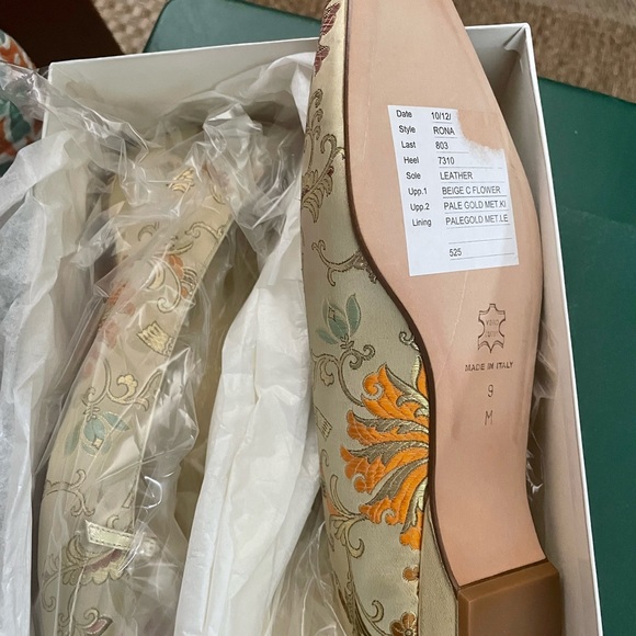 Original Isaac Mizrahi shoes “ Beautiful, Made in Italy Not from Target shoes! - Picture 3 of 3